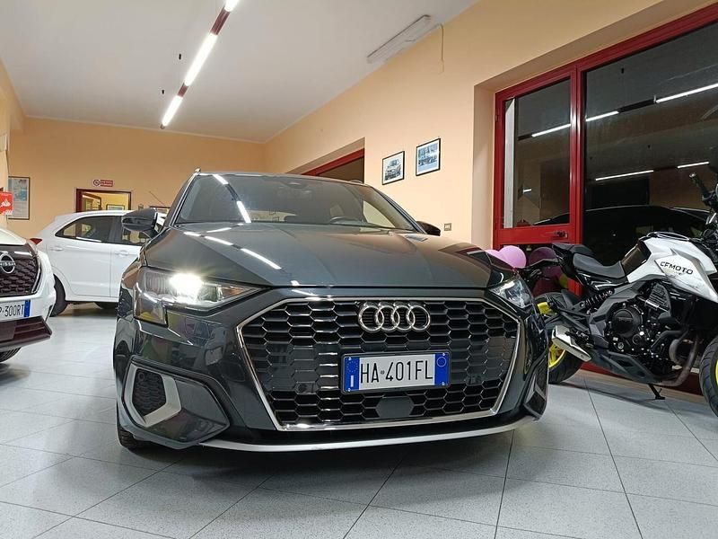 Usata Audi A3 110 CV (80 kW) 2024 Blu Berlina