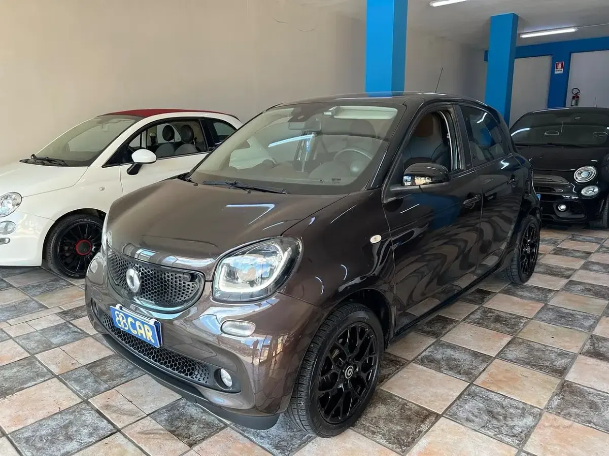 Usata Smart ForFour Prime 90 CV (66 kW) 2018 Nero Utilitaria