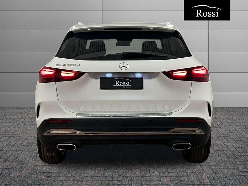 Nuova Mercedes GLA180 116 CV (85 kW) 2026 Bianco polare SUV