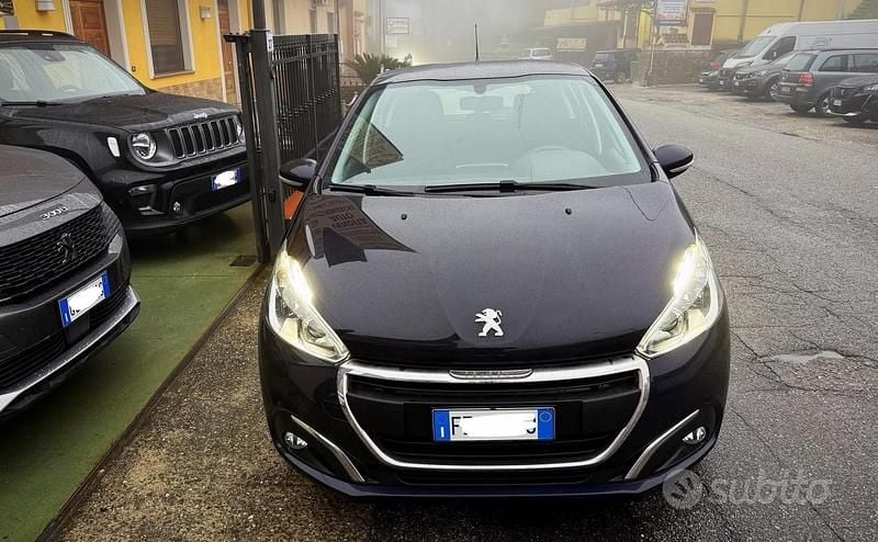 Usata Peugeot 208 Active 101 CV (74 kW) 2019 Blu Utilitaria