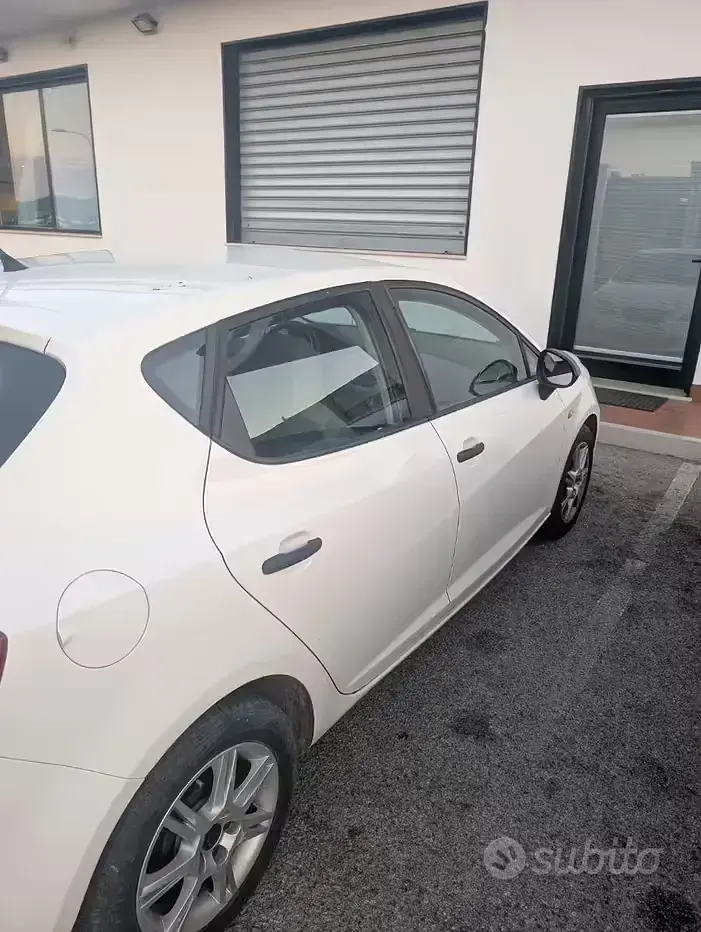 Usata Seat Ibiza 64 CV (47 kW) 2010 Bianco Utilitaria