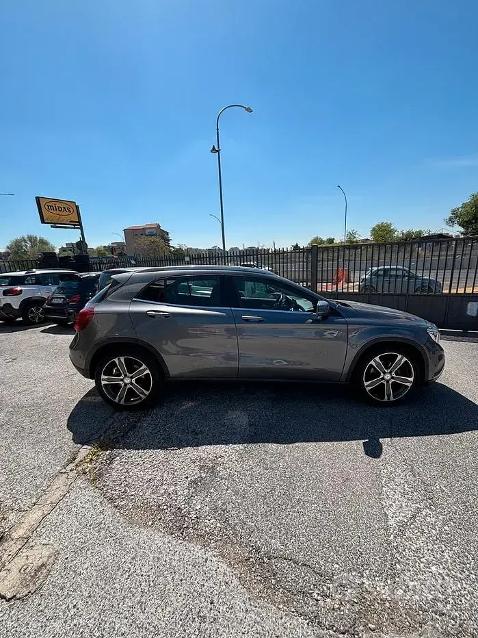 Usata Mercedes GLA200 Premium 136 CV (100 kW) 2015 Grigio SUV