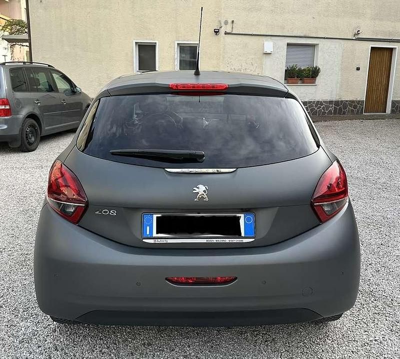Usata Peugeot 208 120 CV (88 kW) 2017 Utilitaria