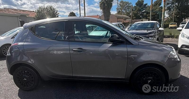 Usata Lancia Ypsilon S 95 CV (69 kW) 2015 Grigio Utilitaria