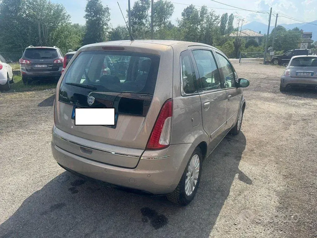 Usata Lancia Musa 77 CV (56 kW) 2009 Marrone Monovolume