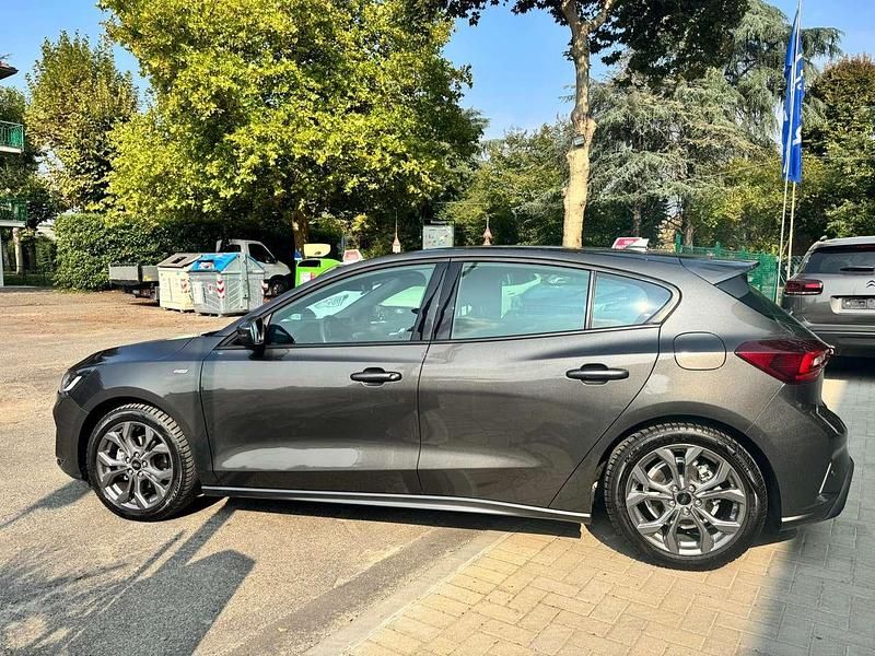 Usata Ford Focus ST-Line 125 CV (91 kW) 2022 Grigio Berlina