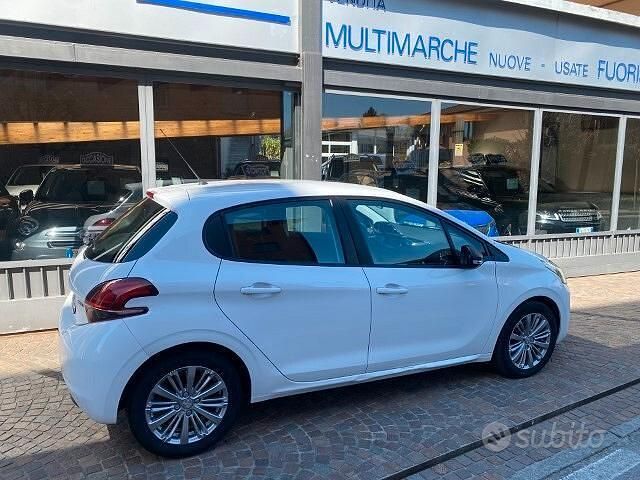 Usata Peugeot 208 Active 75 CV (55 kW) 2016 Bianco Utilitaria