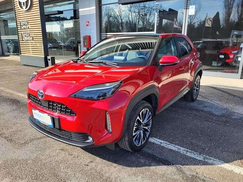 Usata Toyota Yaris Cross Lounge 116 CV (85 kW) 2021 Rosso SUV