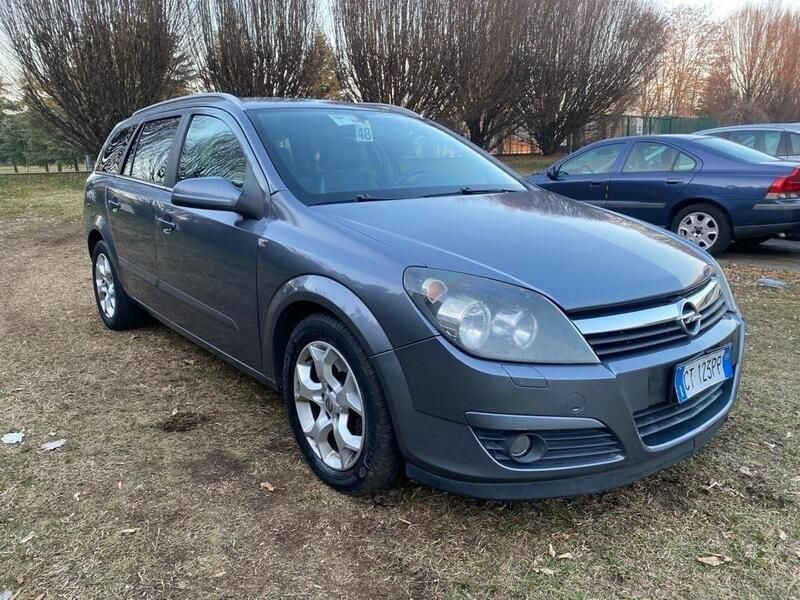 Usata Opel Astra Cosmo 150 CV (110 kW) 2005 Blu/azzurro Station wagon