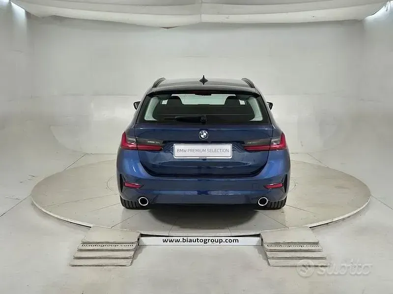 Usata BMW 320e 190 CV (139 kW) 2022 Blu Station wagon