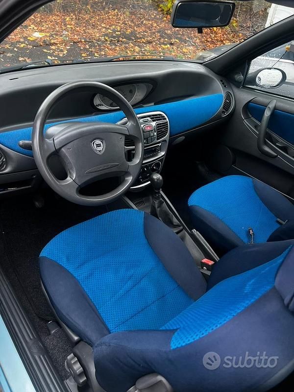 Usata Lancia Ypsilon 80 CV (58 kW) 2003 Blu Utilitaria