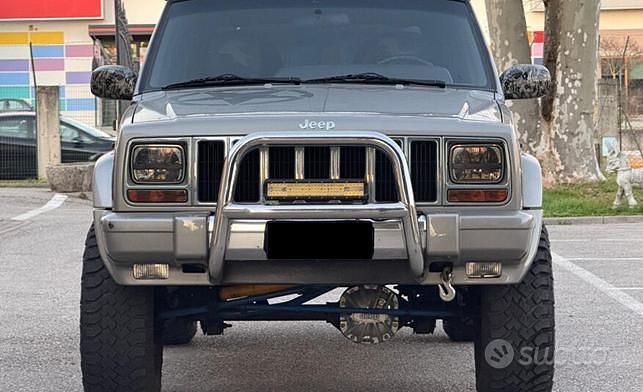 Usata Jeep Cherokee 116 CV (85 kW) 2001 Grigio SUV