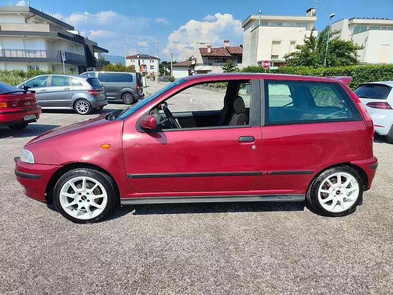 Usata Fiat Punto 133 CV (97 kW) 1995 Berlina