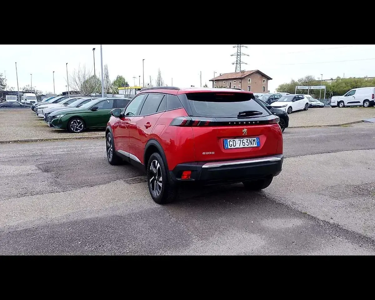 Usata Peugeot 2008 Allure 101 CV (74 kW) 2021 Rosso SUV