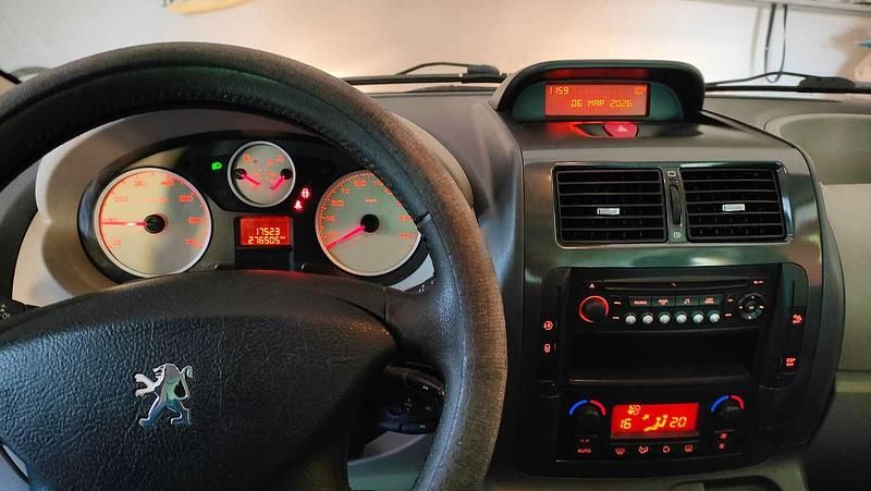 Usata Peugeot TePee 120 CV (88 kW) 2007 Blu/azzurro Monovolume