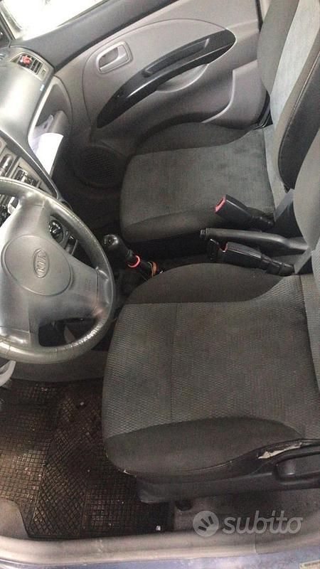 Gebraucht Kia Picanto 61 PS (44 kW) 2005 Blau Kleinwagen