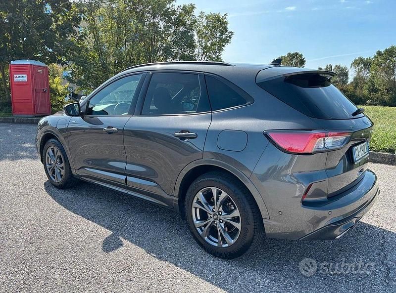 Usata Ford Kuga 225 CV (165 kW) 2020 Grigio SUV