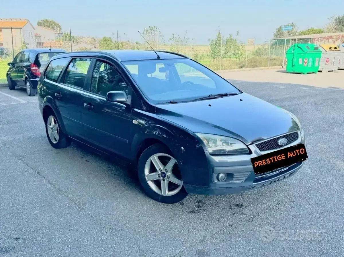 Usata Ford Focus S 90 CV (66 kW) 2006 Grigio Station wagon
