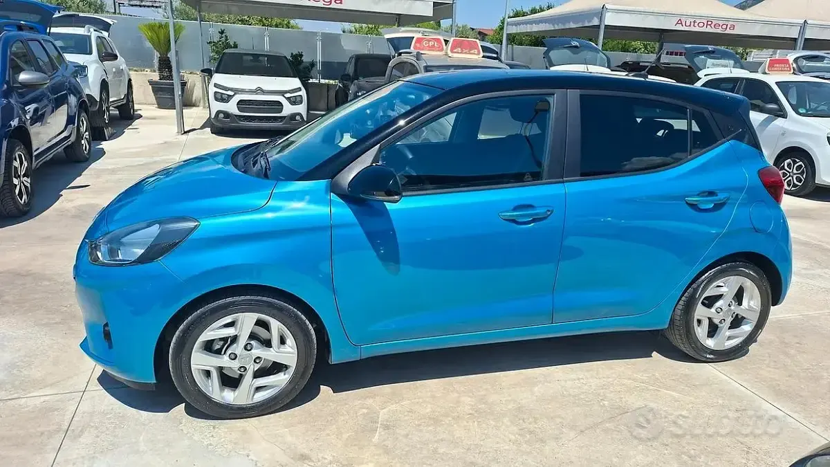 Usata Hyundai i10 67 CV (49 kW) 2020 Blu Utilitaria