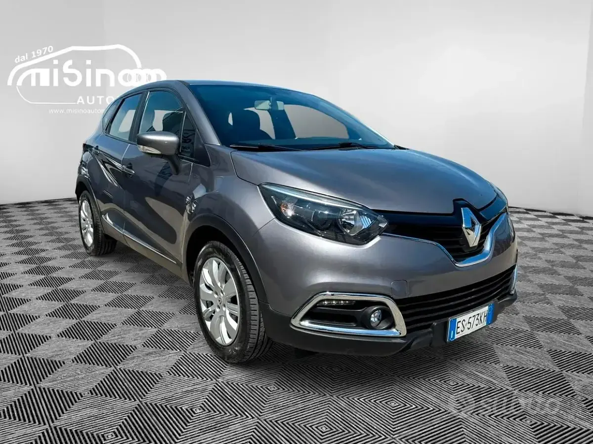 Usata Renault Captur Intens 90 CV (66 kW) 2013 Grigio SUV