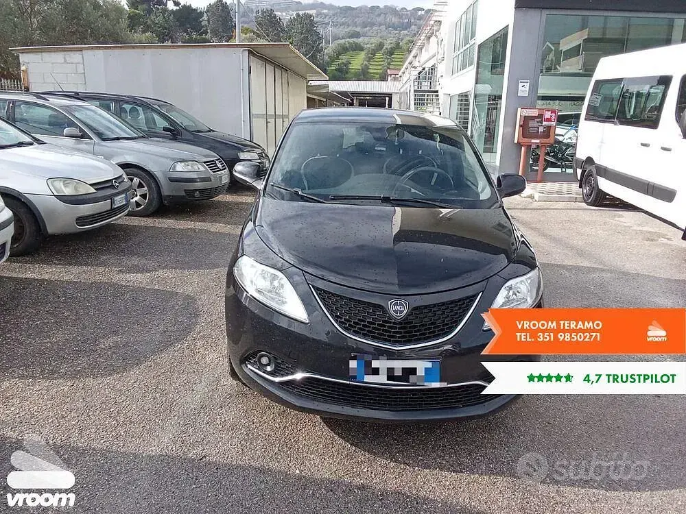 Usata Lancia Ypsilon Gold 69 CV (50 kW) 2017 Nero Utilitaria