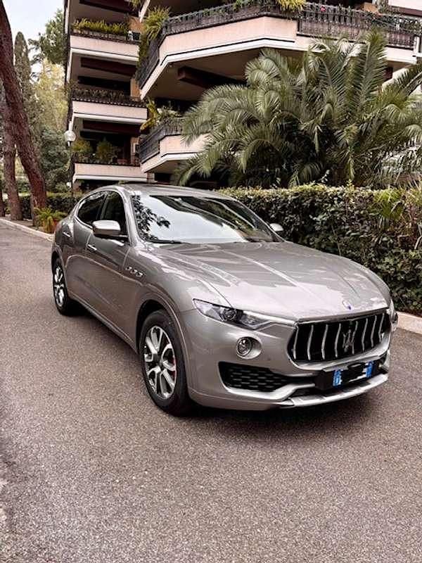 Usata Maserati Levante 250 CV (183 kW) 2017 Argento SUV