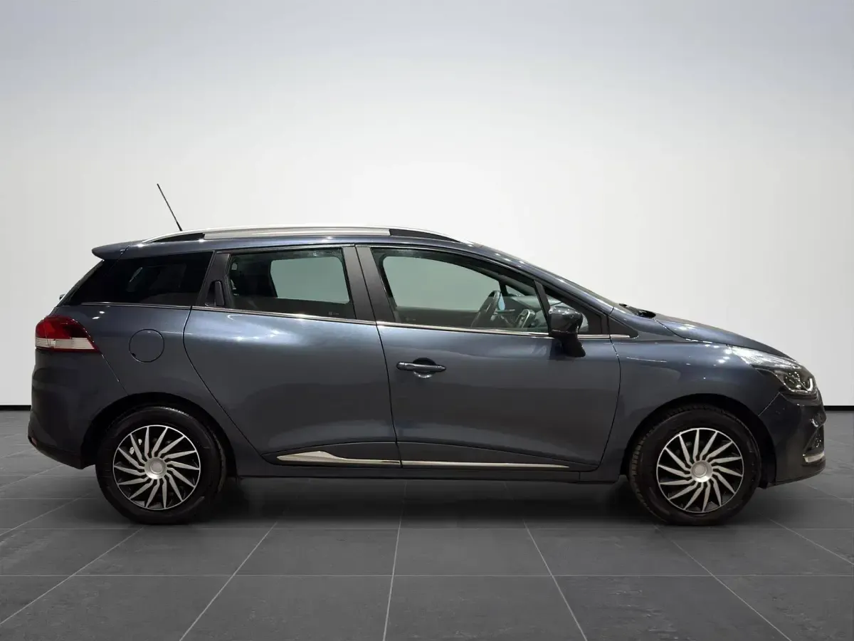 Usata Renault Clio Zen 75 CV (55 kW) 2017 Blu Station wagon