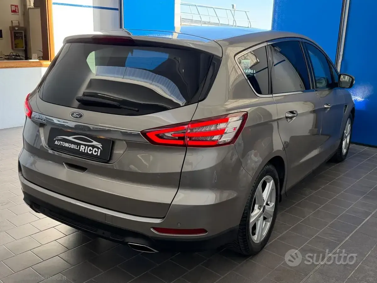 Usata Ford S-MAX S 179 CV (131 kW) 2016 Grigio Monovolume