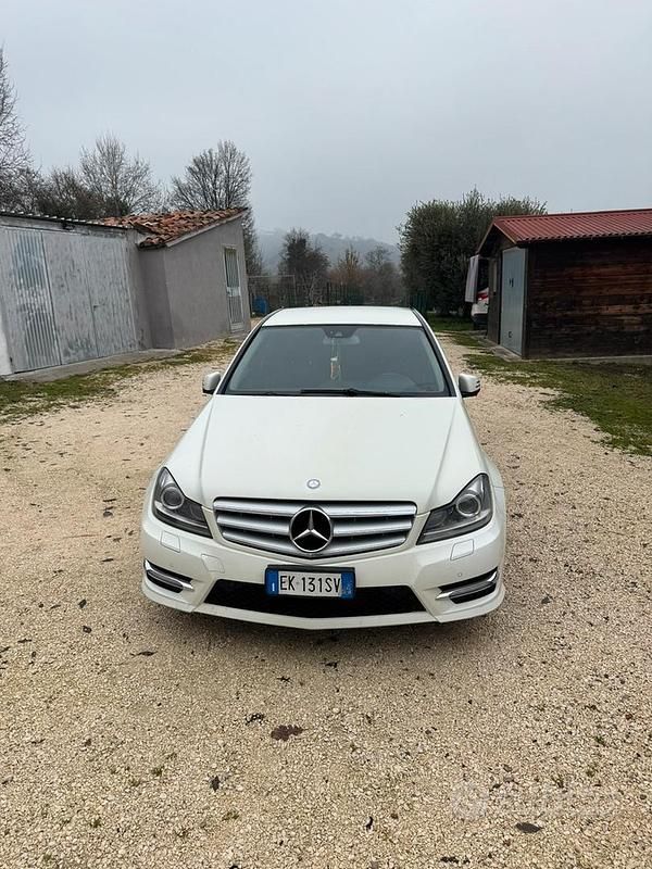 Usata Mercedes C220 Avantgarde 170 CV (125 kW) 2011 Bianco Berlina