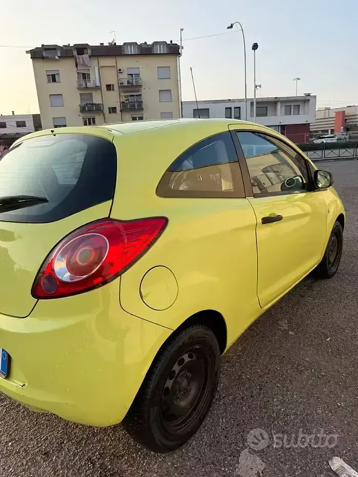 Usata Ford Ka 69 CV (50 kW) 2004 Giallo Utilitaria