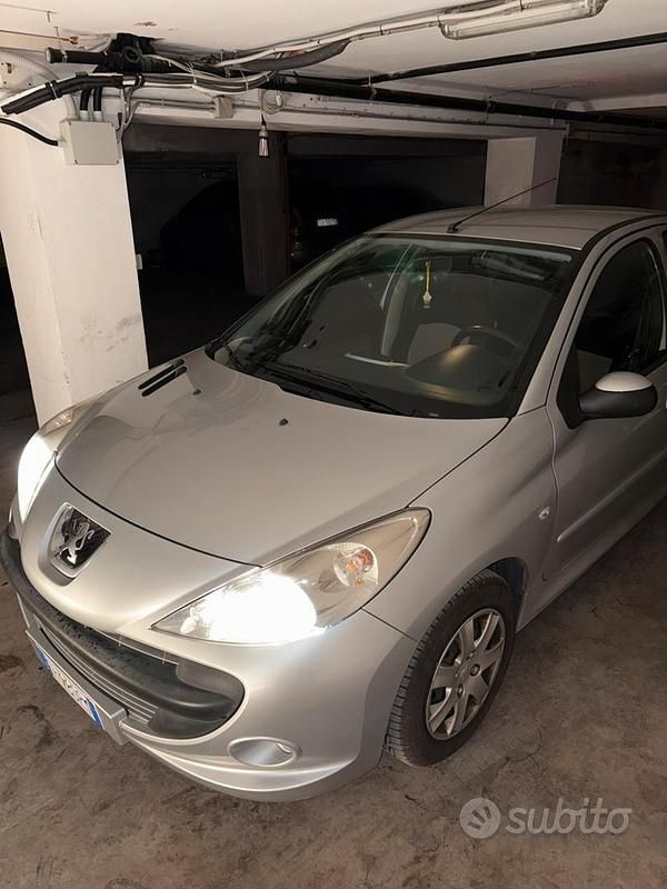 Usata Peugeot 206+ 68 CV (50 kW) 2011 Grigio Utilitaria