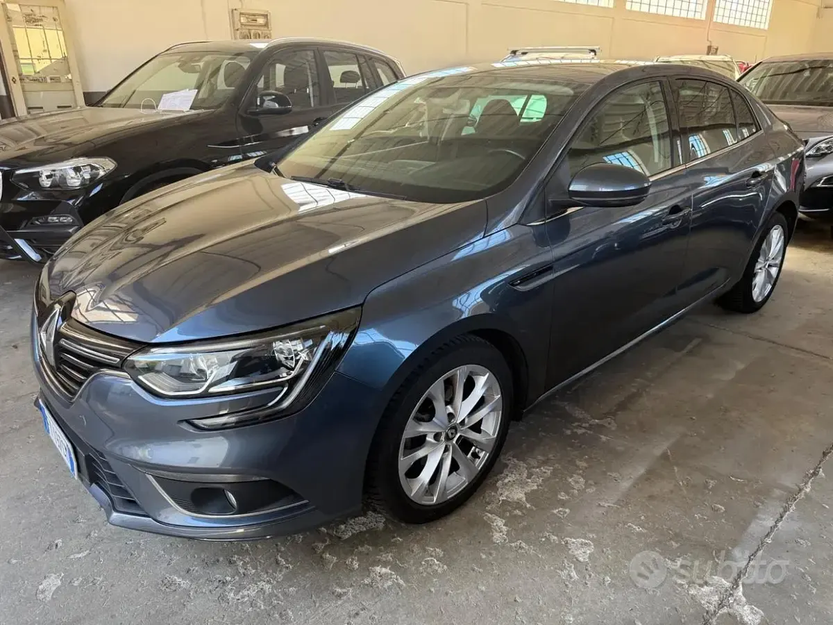 Usata Renault Mégane IV Business 140 CV (102 kW) 2019 Grigio Coupé