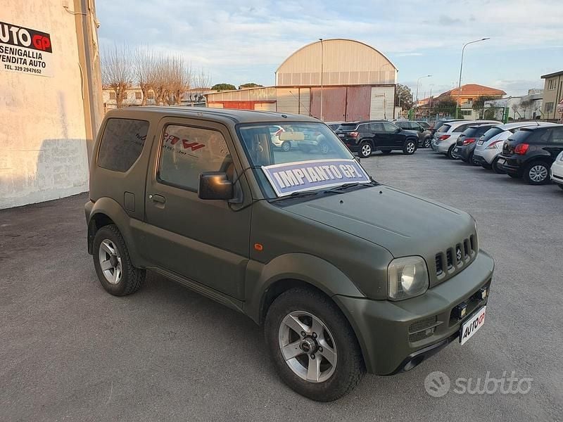 Second-hand Suzuki Jimny 85 CP (62 kW) 2006 Gri SUV