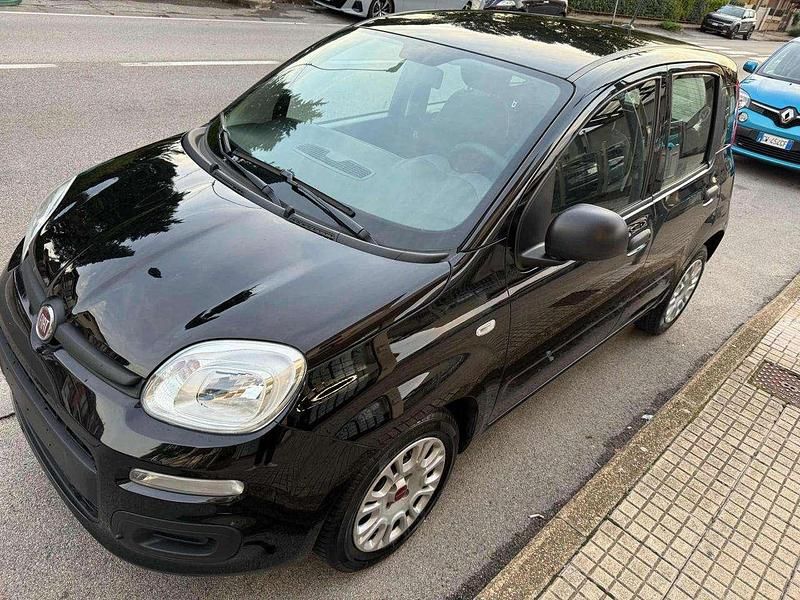Nero(met.) Usata 2021 Fiat Panda S Due volumi | 9999 € (Buon prezzo) - Immagine 1/4