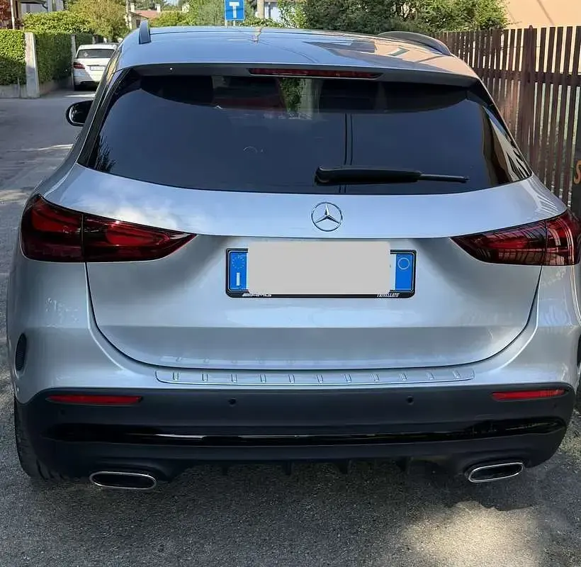 Usata Mercedes GLA200 AMG Line Premium Plus 163 CV (119 kW) 2023 Argento SUV