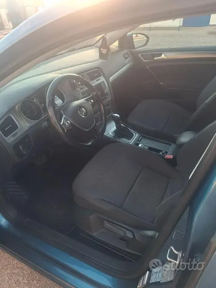Usata VW Golf VII Highline 110 CV (80 kW) 2016 Blu Station wagon