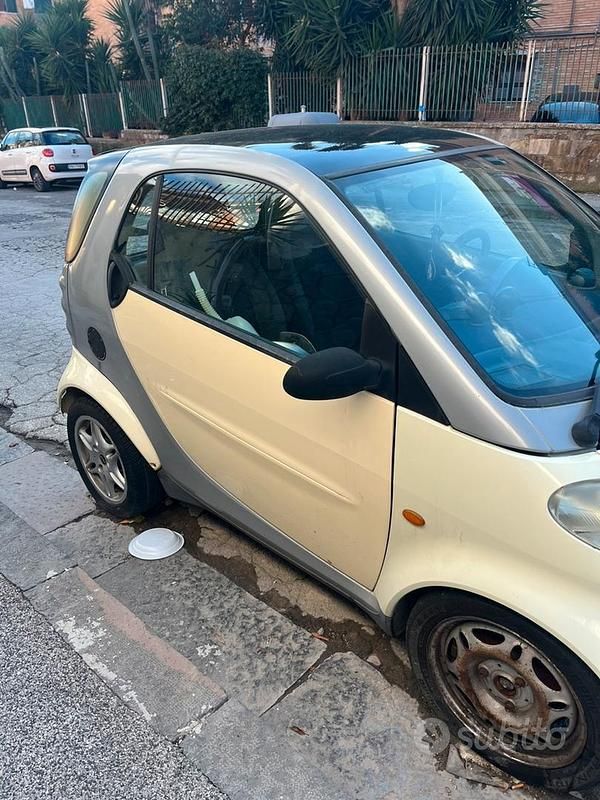 Usata Smart ForTwo Coupé 54 CV (39 kW) 1999 Giallo Coupé