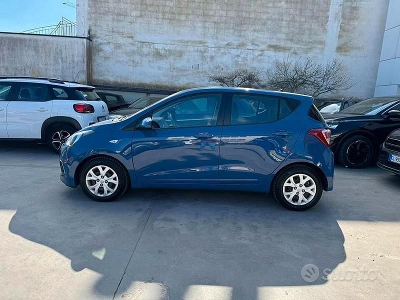 Usata Hyundai i10 67 CV (49 kW) 2015 Blu Utilitaria