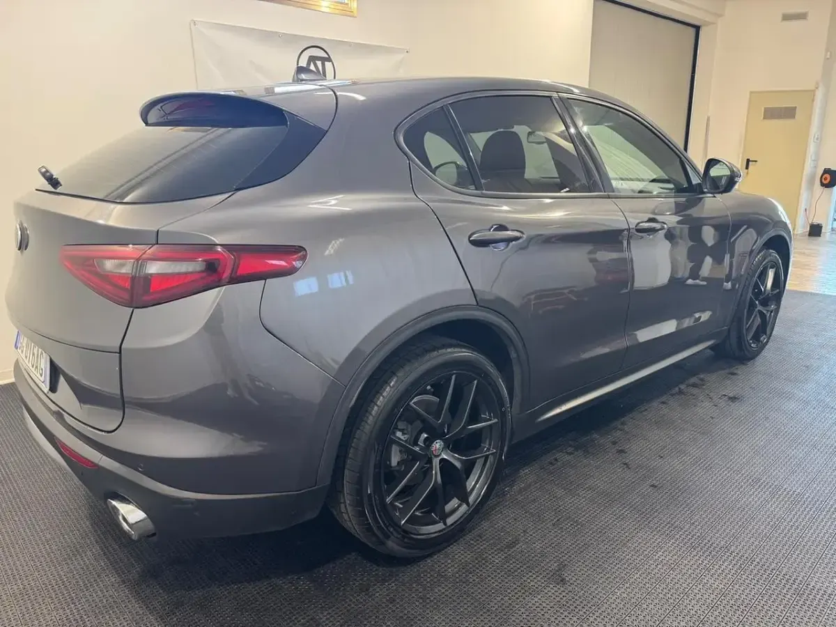 Usata Alfa Romeo Stelvio Executive 190 CV (139 kW) 2021 Grigio SUV
