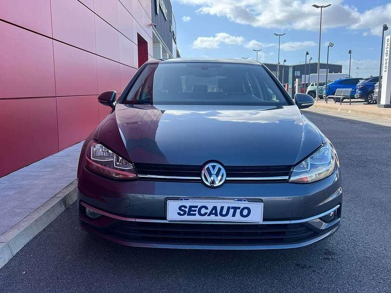 2r grigio platino metallizzato Usata 2018 VW Golf VII Highline Tre volumi | 16.500 € (Buon prezzo) - Immagine 1/4