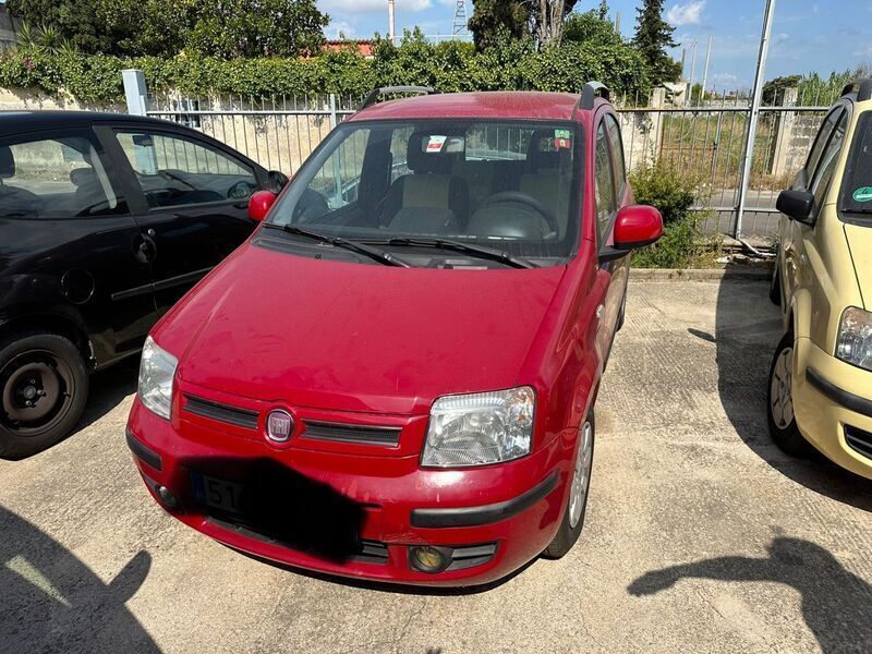 Usato 2010 Fiat Panda 1.2 Benzin 69 CV (3.900 €)
