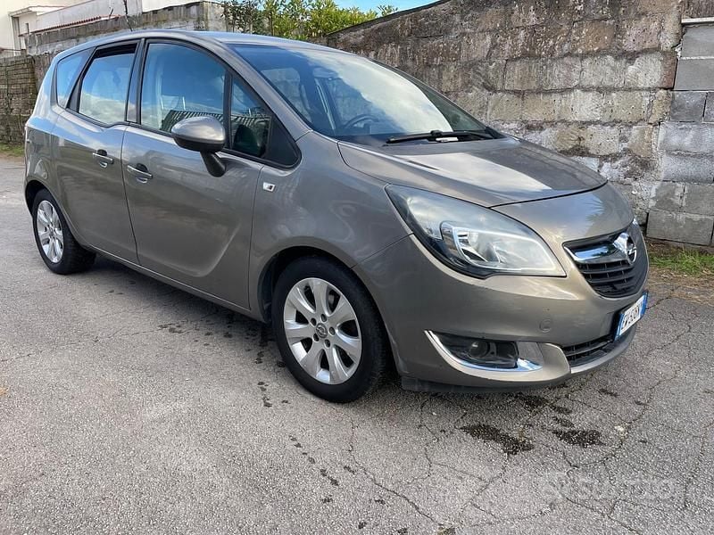 Usata Opel Meriva 120 CV (88 kW) 2014 Grigio Monovolume