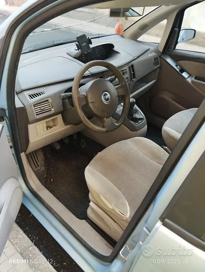 Usata Fiat Idea 69 CV (50 kW) 2005 Bluazzurro Monovolume