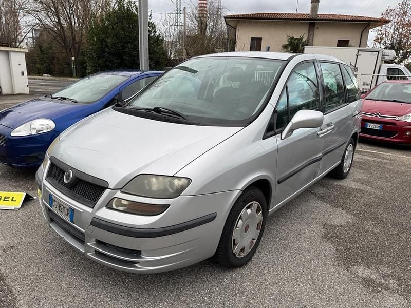 Argento Usata 2008 Fiat Ulysse Dynamic Monovolume | 3990 € (Buon prezzo) - Immagine 1/4