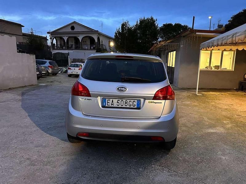 Usata Kia Venga EX 90 CV (66 kW) 2010 Argento Utilitaria