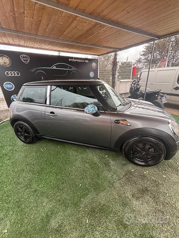 Usata Mini ONE 75 CV (55 kW) 2009 Grigio Utilitaria