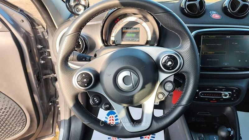 Begagnad Smart ForFour Electric Drive 41 kW (56 HK) 2022 Grå Sedan