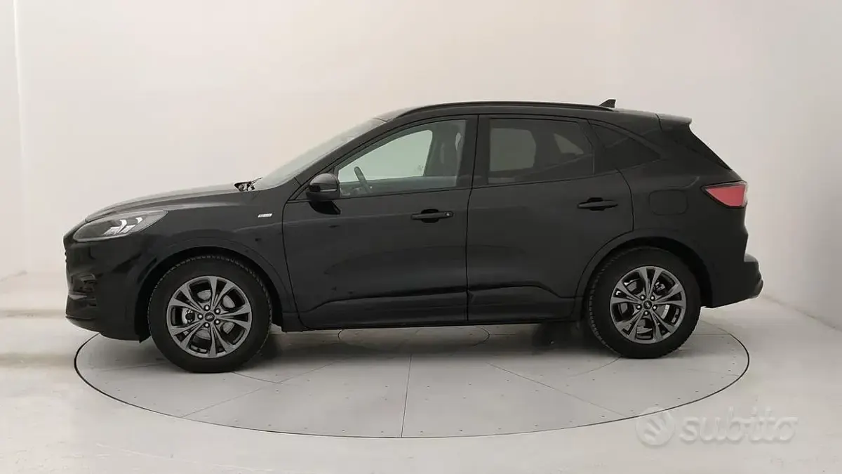 Usata Ford Kuga ST-Line X 120 CV (88 kW) 2021 Nero SUV