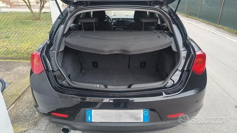 Usata Alfa Romeo Giulietta Progression 105 CV (77 kW) 2012 Nero Utilitaria