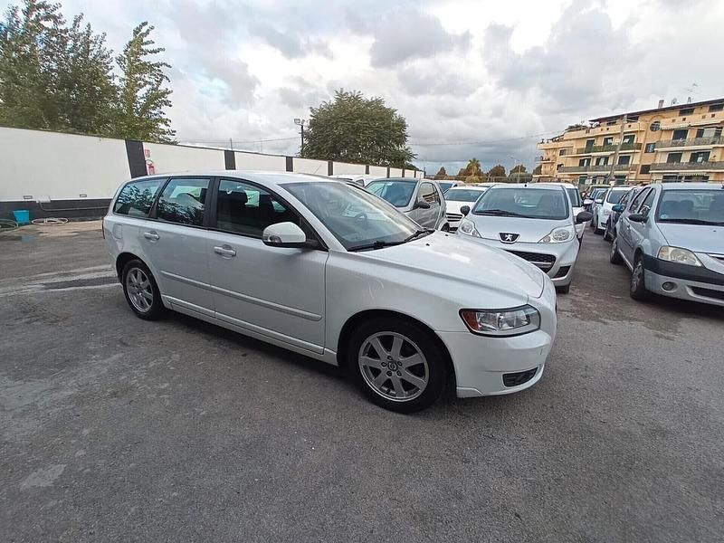 Usata Volvo V50 115 CV (84 kW) 2012 Bianco Station wagon